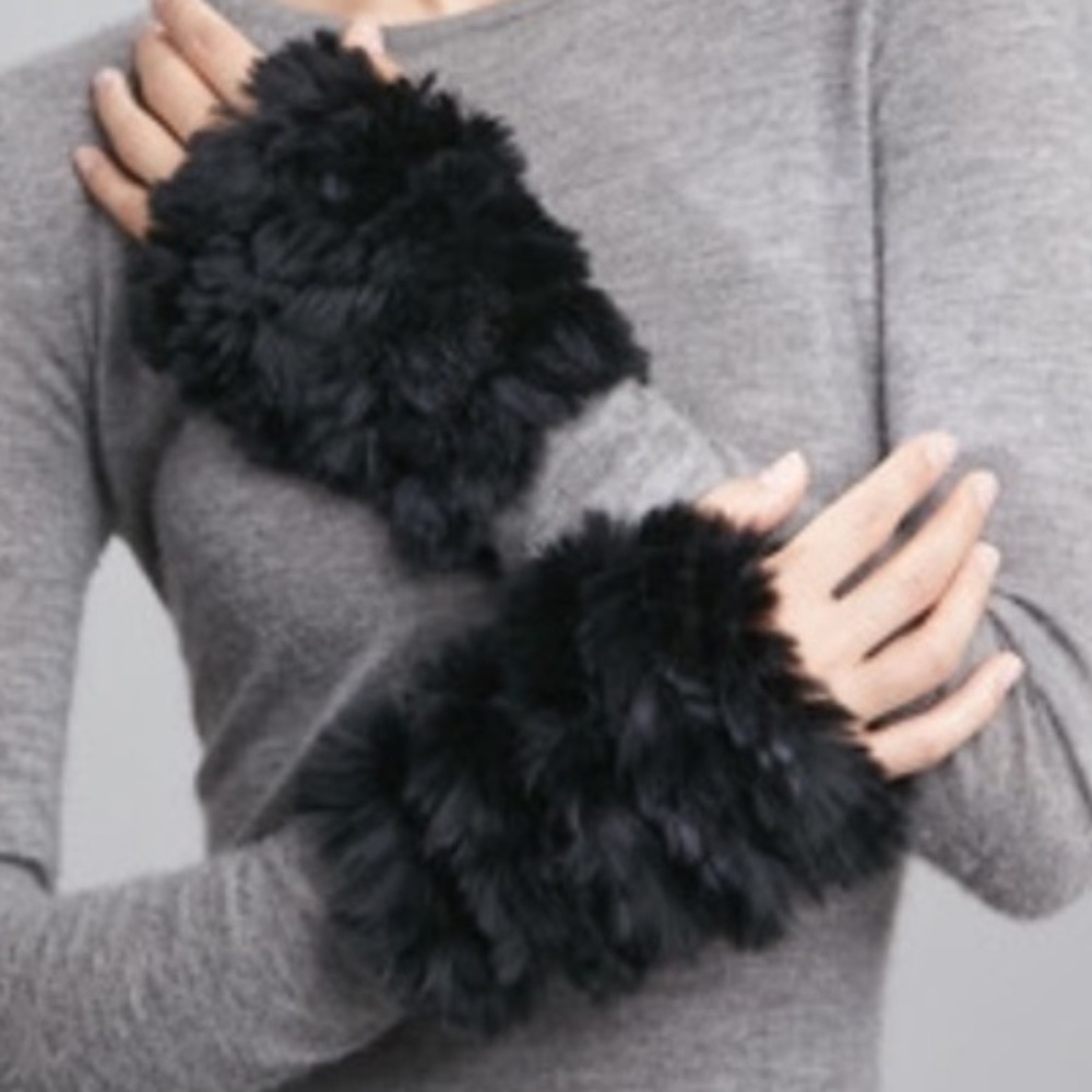 Jocelyn fur fingerless gloves